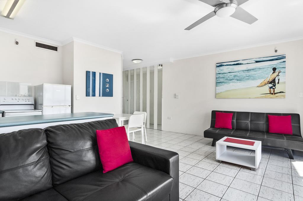 Surfers International Aparthotel