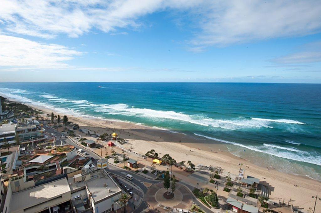 Surfers International